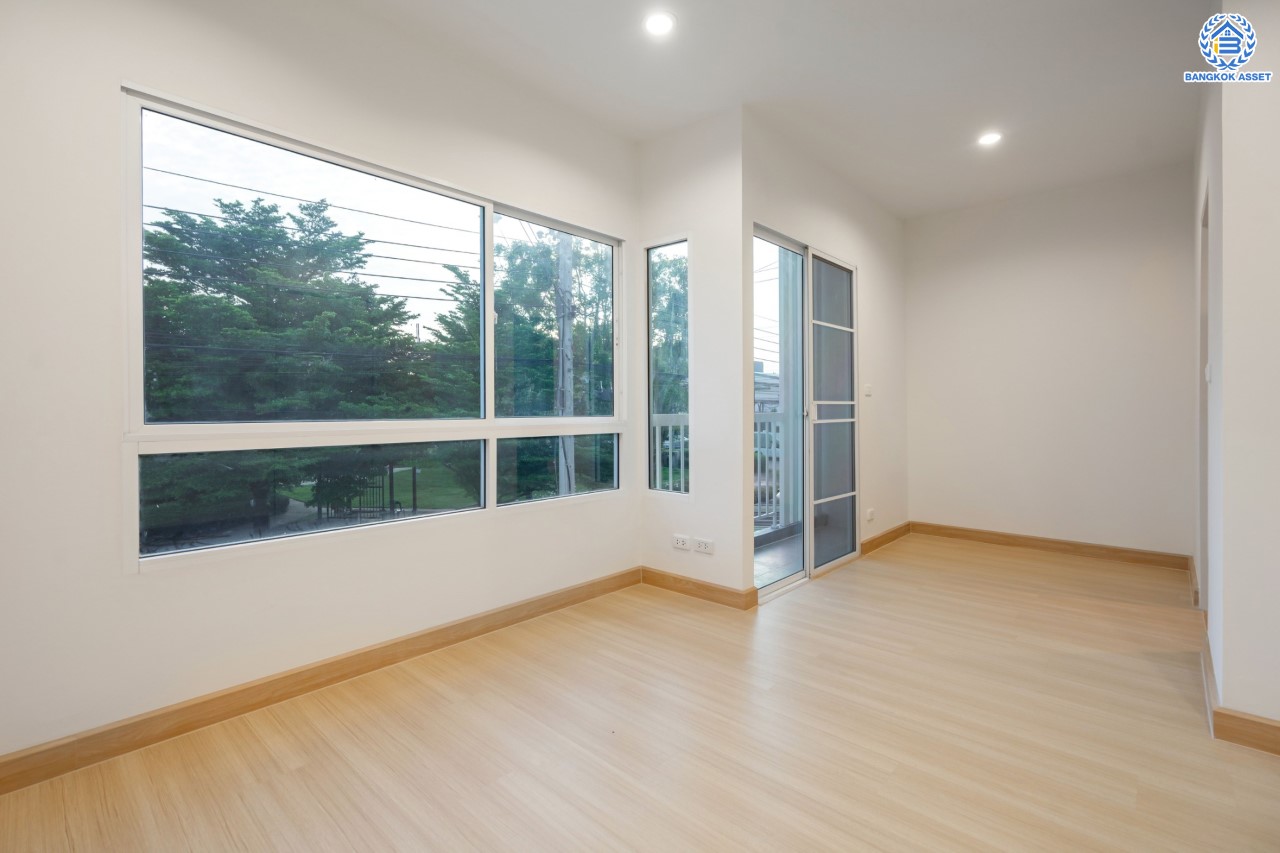 ทาวน์เฮ้าส์มือสองนนทบุรี ม.วิลเลตไลท์ ราชพฤกษ์-ปิ่นเกล้า เนื้อที่ 19.2 ตร.ว. ฟังก์ชัน 3 ห้องนอน 2 ห้องน้ำ จอดรถได้ 2 คัน บนทำเลสะดวกสบาย เดินทางง่าย เข้า-ออกได้หลายเส้นทาง ทั้งทางราชพฤกษ์ กาญจนาภิเษก และนครอินทร์ เพียง 5 นาทีถึงจุดขึ้นทางด่วน "ศรีรัช"...